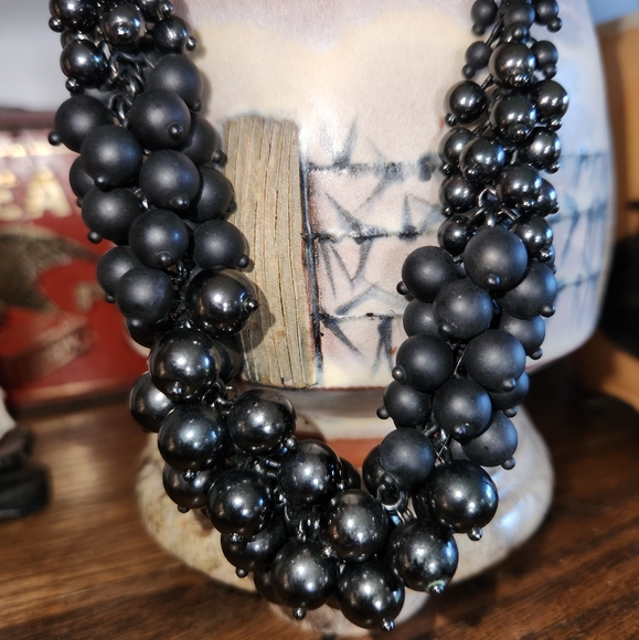 Lia Sophia Graduating Beaded Statement Necklace 9 Inches - Picture 3 of 8